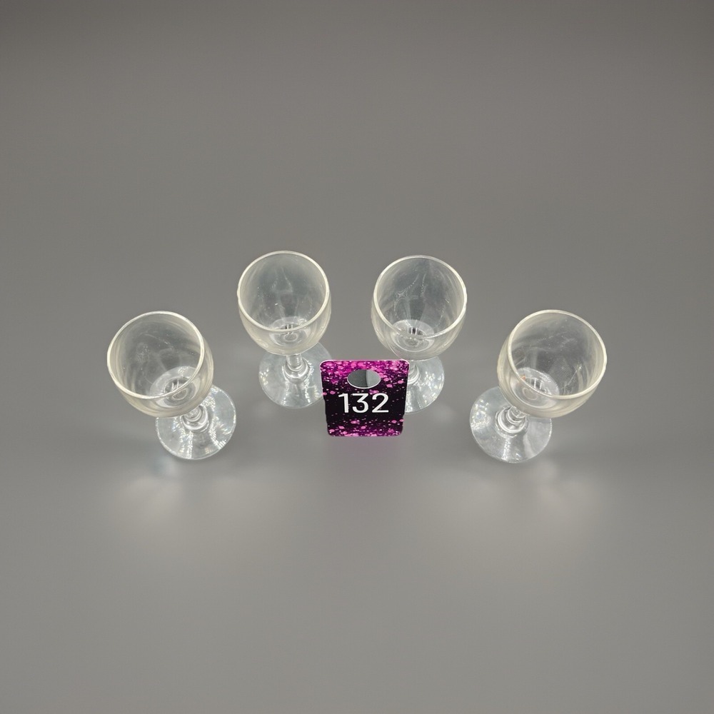 Set of‎ 4 Vintage  Stemmed Wine Cordial Glasses